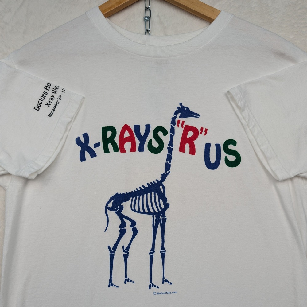 VTG X-Rays R Us T-Shirt Men's Large White Giraffe Medical Toys R Us Parody 90s